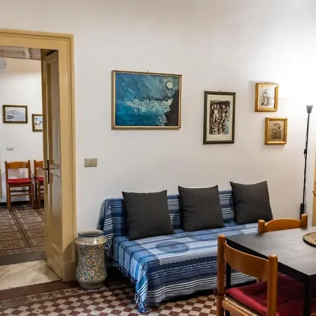 Apartmán Garibaldi House *