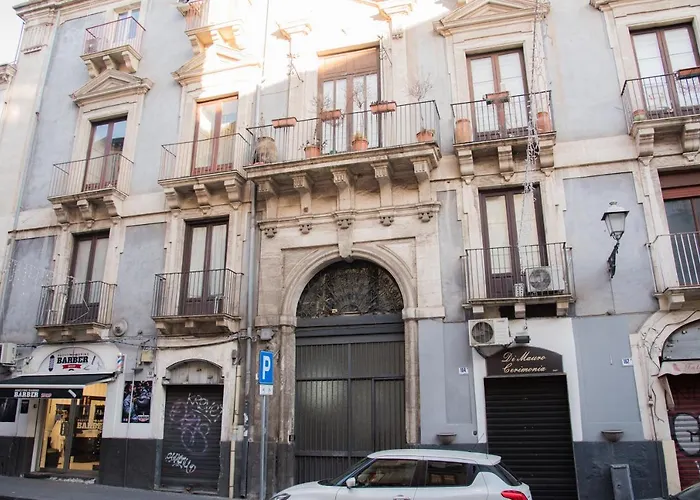 Garibaldi House Катания